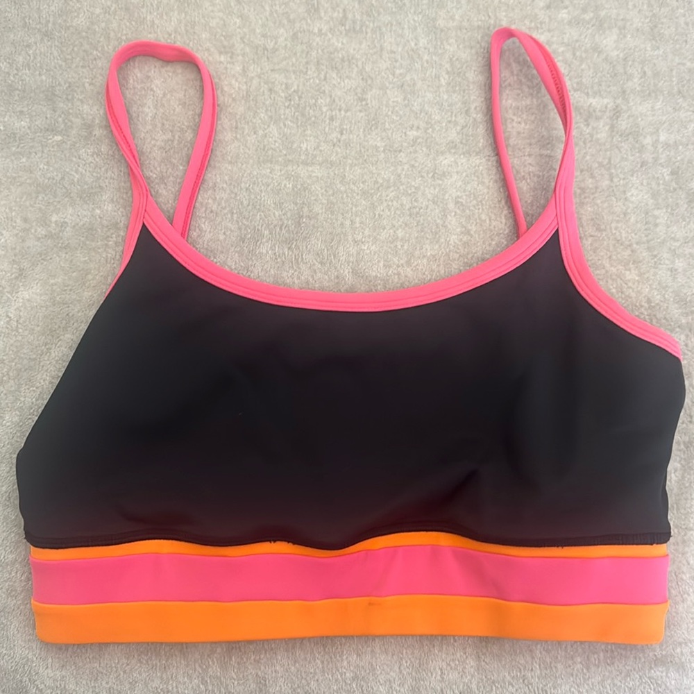 IVL Collective sports bra
Size 10